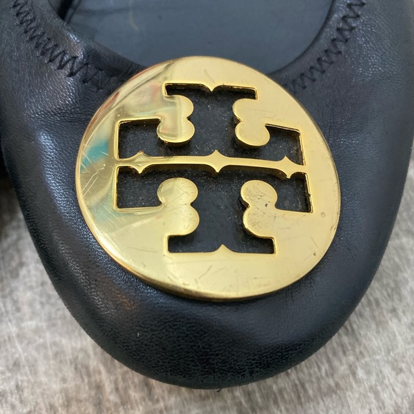 TORY BURCH Black Leather Reva Ballet Flats with Gold Logo Embellishment on Toes - Picture 5 of 12